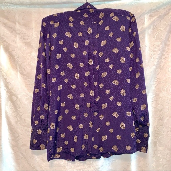 Stuart Lang Purple with Beige Pattern Throughout Button Top size 6 - Picture 2 of 6
